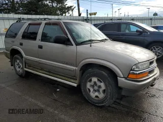 2002 Chevrolet Blazer LS z VIN 1GNDT13WX2K128730, wystawiony jako Copart lot #48050165 z przebiegiem 155 475 mil mil oraz Szkoda całkowita • Salvage title. Historia ofert i sprzedaży dostępna na DreamBid. Obrazek 4.