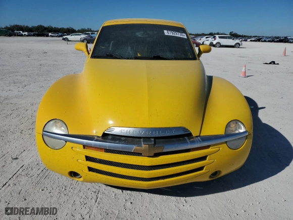 2004 Chevrolet SSR LS with VIN 1GCES14P24B105517, listed as a Copart auction lot 87929735 with 166906 miles and Salvage Title. Bid and sale history available at carsss.com. Image 5.