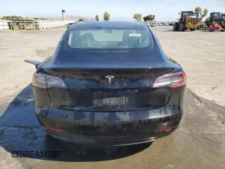 2022 Tesla Model 3 z VIN 5YJ3E1EA5NF189274, wystawiony jako Copart lot #57160765 z przebiegiem 127 420 mil mil oraz Szkoda całkowita • Salvage title. Historia ofert i sprzedaży dostępna na DreamBid. Obrazek 6.