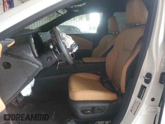 2024 Lexus RX 350 z VIN 2T2BAMBAXRC036523, wystawiony jako Copart lot #52019005 z przebiegiem 15 688 mil mil oraz Szkoda całkowita • Salvage title. Historia ofert i sprzedaży dostępna na DreamBid. Obrazek 7.