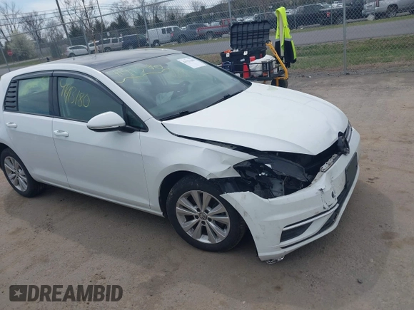 2020 Volkswagen Golf TSI z VIN 3VWG57AU0LM004011, wystawiony jako IAAI lot #41913180 z przebiegiem 111 157 mil mil oraz . Historia ofert i sprzedaży dostępna na DreamBid. Obrazek 1.