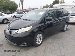 2013 Toyota Sienna XLE AAS с VIN 5TDYK3DC5DS386789, выставлен на аукционе IAAI как лот 42164870 с пробегом 171 786 миль миль и . История ставок и продаж доступна на DreamBid. Изображение 17.