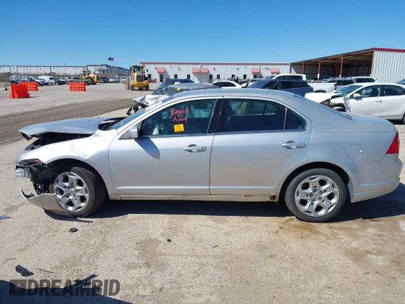 2010 Ford Fusion SE with VIN 3FAHP0HA7AR390002, listed as a IAAI auction lot 41725117 with 1 mi miles. Bid and sale history available at carsss.com. Image 14.