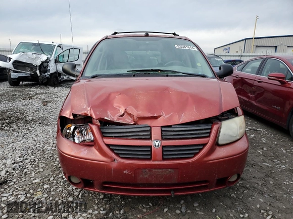 2005 Dodge Caravan SXT with VIN 2D4GP44L25R456250, listed as a Copart auction lot 83081644 with 277,196 mi miles and Salvage Title. Bid and sale history available at DreamBid. Image 5.
