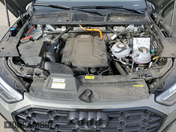 2024 Audi Q5 S line Premium Plus z VIN WA1E2AFY3R2073149, wystawiony jako Copart lot #47267295 z przebiegiem 18 203 mil mil oraz Szkoda całkowita • Salvage title. Historia ofert i sprzedaży dostępna na DreamBid. Obrazek 12.