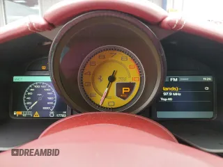 2014 Ferrari F12 z VIN ZFF74UFAXE0202704, wystawiony jako Copart lot #57329915 z przebiegiem 17 783 mil mil oraz Szkody całkowita. Historia ofert i sprzedaży dostępna na DreamBid. Obrazek 9.
