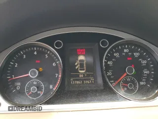 2014 Volkswagen CC R-Line with VIN WVWBP7AN3EE536135, listed as a Copart auction lot 68333454 with 137,862 mi miles and Salvage Title. Bid and sale history available at carsss.com. Image 9.