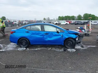 2024 Nissan Versa S z VIN 3N1CN8DV2RL813958, wystawiony jako IAAI lot #41967361 z przebiegiem 37 525 mil mil oraz . Historia ofert i sprzedaży dostępna na DreamBid. Obrazek 13.
