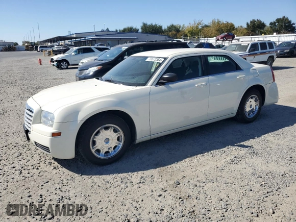 2008 Chrysler 300 LX with VIN 2C3KA43R58H223170, listed as a Copart auction lot 73572364 with 80,725 mi miles and Salvage Title. Bid and sale history available at carsss.com. Image 1.