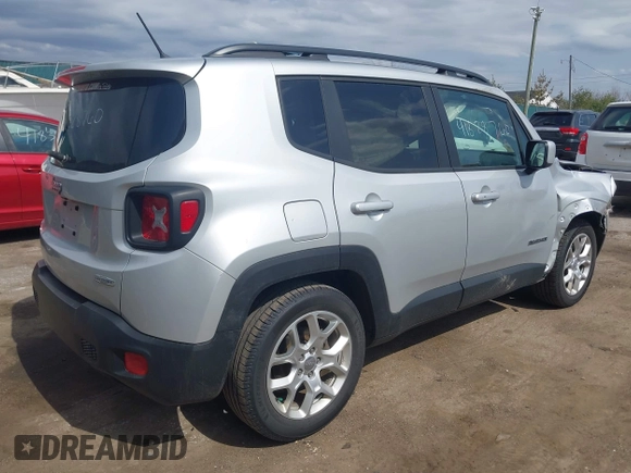2017 Jeep Renegade Latitude with VIN ZACCJABBXHPG07320, listed as a IAAI auction lot 41828760 with 116,684 mi miles. Bid and sale history available at carsss.com. Image 4.