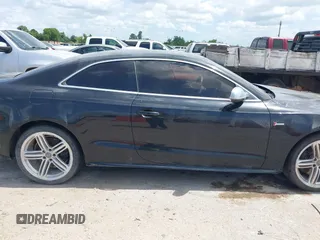 2013 Audi S5 Prestige z VIN WAUVGAFR8DA015727, wystawiony jako IAAI lot #42445090 z przebiegiem 136 237 mil mil oraz . Historia ofert i sprzedaży dostępna na DreamBid. Obrazek 13.