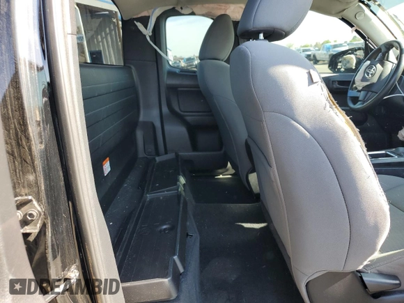 2017 Toyota Tacoma SR z VIN 5TFSX5ENXHX057041, wystawiony jako Copart lot #56187245 z przebiegiem 97 281 mil mil oraz Szkoda całkowita • Salvage title. Historia ofert i sprzedaży dostępna na DreamBid. Obrazek 10.