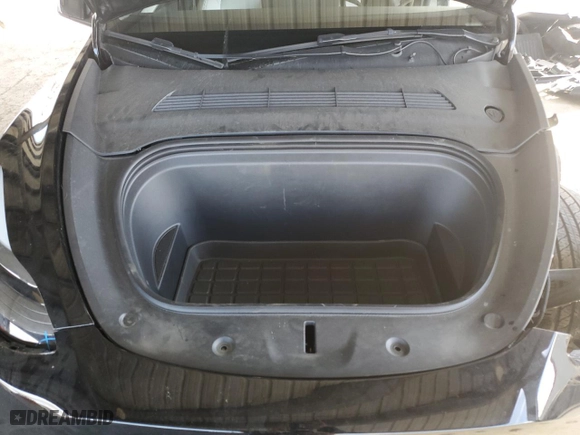 2023 Tesla Model Y Long Range with VIN 7SAYGDEE3PF938230, listed as a Copart auction lot 47883385 with 28,461 mi miles and Salvage Title. Bid and sale history available at carsss.com. Image 13.