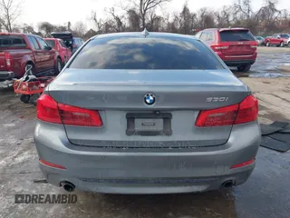 2019 BMW 5 Series 530i с VIN WBAJA5C5XKBX87825, выставлен на аукционе IAAI как лот 41411034 с пробегом 86 000 миль миль и . История ставок и продаж доступна на DreamBid. Изображение 15.