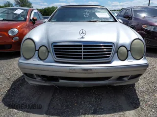 2003 Mercedes-Benz CLK 320 z VIN WDBLK65G23T142769, wystawiony jako IAAI lot #42155649 z przebiegiem 106 644 mil mil oraz . Historia ofert i sprzedaży dostępna na DreamBid. Obrazek 12.