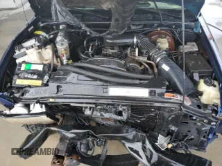 2001 GMC Jimmy SL with VIN 1GKCS13W912211432, listed as a Copart auction lot 73152294 with 190,293 mi miles and Salvage Title. Bid and sale history available at carsss.com. Image 12.
