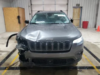 2022 Jeep Cherokee Latitude Lux z VIN 1C4PJMMN4ND514071, wystawiony jako Copart lot #47952575 z przebiegiem 30 641 mil mil oraz Szkoda całkowita • Salvage title. Historia ofert i sprzedaży dostępna na DreamBid. Obrazek 5.