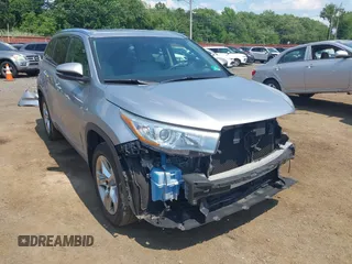 2015 Toyota Highlander Limited with VIN 5TDDKRFH1FS095798, listed as a IAAI auction lot 42656704 with 94,764 mi miles and . Bid and sale history available at DreamBid. Image 18.