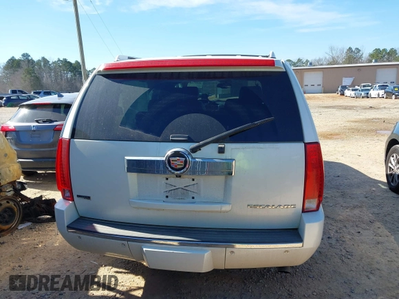 2011 Cadillac Escalade ESV Premium с VIN 1GYS4JEF1BR154922, выставлен на аукционе IAAI как лот 41487239 с пробегом 154 979 миль миль и . История ставок и продаж доступна на DreamBid. Изображение 16.