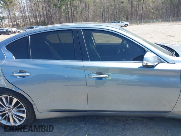 2018 Infiniti Q50 3.0t LUXE with VIN JN1EV7AR3JM435685, listed as a IAAI auction lot 41837975 with 107,374 mi miles. Bid and sale history available at carsss.com. Image 14.