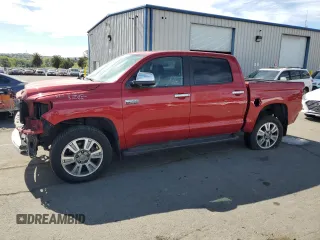 2017 Toyota Tundra Platinum z VIN 5TFAY5F10HX656583, wystawiony jako Copart lot #52338725 z przebiegiem 56 519 mil mil oraz Szkoda całkowita • Salvage title. Historia ofert i sprzedaży dostępna na DreamBid. Obrazek 1.