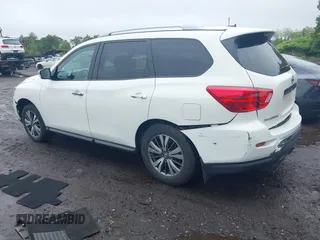2018 Nissan Pathfinder SL z VIN 5N1DR2MM3JC609272, wystawiony jako IAAI lot #42369122 z przebiegiem 105 853 mil mil oraz . Historia ofert i sprzedaży dostępna na DreamBid. Obrazek 3.