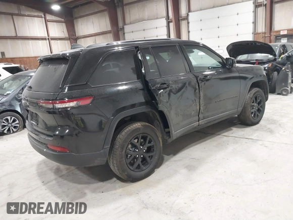 2024 Jeep Grand Cherokee Laredo X with VIN 1C4RJHAG4RC256622, listed as a IAAI auction lot 41771571 with 2,034 mi miles. Bid and sale history available at carsss.com. Image 4.