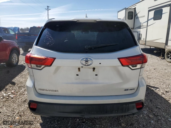 2018 Toyota Highlander SE with VIN 5TDJZRFH0JS559039, listed as a Copart auction lot 46190235 with 154,126 mi miles and Salvage Title. Bid and sale history available at carsss.com. Image 6.