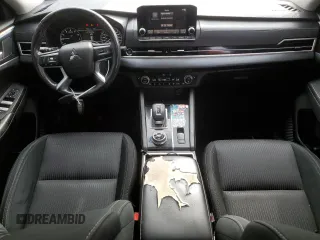 2022 Mitsubishi Outlander SE z VIN JA4J4UA80NZ608585, wystawiony jako Copart lot #61218095 z przebiegiem 164 095 mil mil oraz Czysty tytuł • Clean title. Historia ofert i sprzedaży dostępna na DreamBid. Obrazek 8.