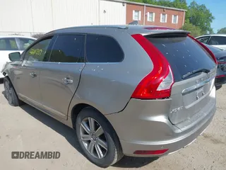 2016 Volvo XC60 T6 Drive-E z VIN YV449MRK0G2926106, wystawiony jako IAAI lot #42411839 z przebiegiem 85 337 mil mil oraz . Historia ofert i sprzedaży dostępna na DreamBid. Obrazek 3.