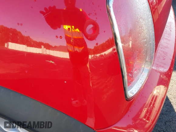 2006 MINI Hardtop S with VIN WMWRE33586TJ34762, listed as a IAAI auction lot 42255599 with 112,664 mi miles and . Bid and sale history available at DreamBid. Image 16.