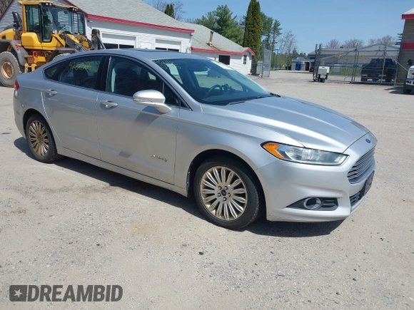 2013 Ford Fusion SE Hybrid with VIN 3FA6P0LU7DR196888, listed as a IAAI auction lot 42156366 with 393,358 mi miles. Bid and sale history available at carsss.com. Image 1.