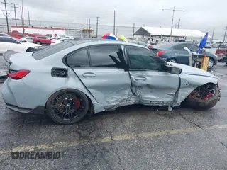2024 BMW M3 Competition xDrive z VIN WBS43AY03RFT56948, wystawiony jako IAAI lot #42185175 z przebiegiem Nie podano mil oraz . Historia ofert i sprzedaży dostępna na DreamBid. Obrazek 13.