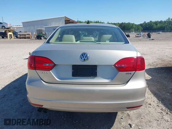 2013 Volkswagen Jetta TDI w/Premium/Nav with VIN 3VWLL7AJXDM233999, listed as a IAAI auction lot 42126691 with 151,658 mi miles and . Bid and sale history available at DreamBid. Image 17.