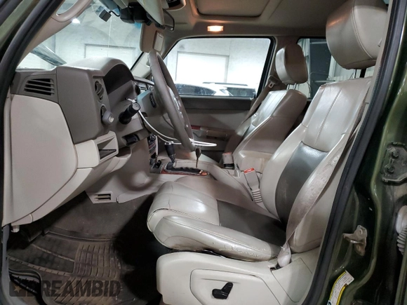 2007 Jeep Commander Limited z VIN 1J8HG58247C657760, wystawiony jako Copart lot #53749325 z przebiegiem 210 610 mil mil oraz Czysty tytuł • Clean title. Historia ofert i sprzedaży dostępna na DreamBid. Obrazek 7.
