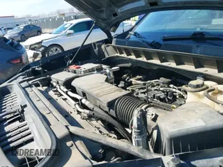 2020 Chevrolet Silverado 1500 Custom z VIN 1GCRWBEK8LZ194773, wystawiony jako IAAI lot #41568424 z przebiegiem 127 209 mil mil oraz . Historia ofert i sprzedaży dostępna na DreamBid. Obrazek 19.