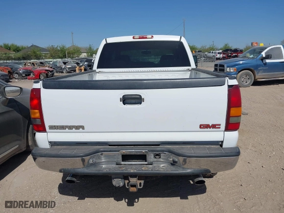 2002 GMC Sierra 2500HD SLE with VIN 1GTHK23U42F250039, listed as a IAAI auction lot 41859816 with 259,830 mi miles. Bid and sale history available at carsss.com. Image 16.