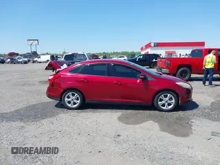 2014 Ford Focus SE with VIN 1FADP3F22EL171416, listed as a IAAI auction lot 41982150 with 130,782 mi miles. Bid and sale history available at carsss.com. Image 13.