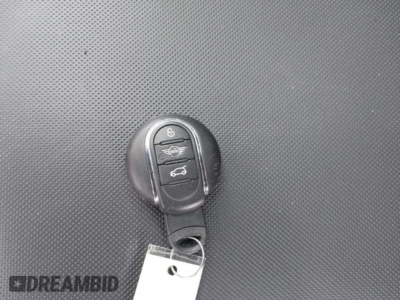 2020 MINI Hardtop Cooper S z VIN WMWXR5C00L2L44737, wystawiony jako IAAI lot #42091511 z przebiegiem 24 356 mil mil oraz . Historia ofert i sprzedaży dostępna na DreamBid. Obrazek 11.
