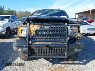 2018 GMC Sierra 2500HD SLT with VIN 1GT12TEY1JF115980, listed as a IAAI auction lot 41281634 with 1 mi miles. Bid and sale history available at carsss.com. Image 6.