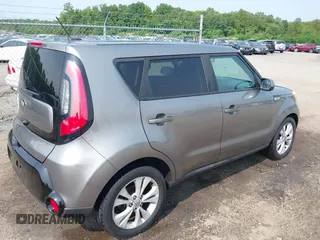 2016 Kia Soul + z VIN KNDJP3A57G7312166, wystawiony jako IAAI lot #42423704 z przebiegiem 106 619 mil mil oraz . Historia ofert i sprzedaży dostępna na DreamBid. Obrazek 4.