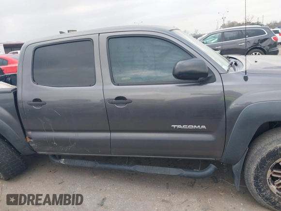 2012 Toyota Tacoma PreRunner z VIN 5TFJU4GN9CX026299, wystawiony jako IAAI lot #41548214 z przebiegiem 188 934 mil mil oraz . Historia ofert i sprzedaży dostępna na DreamBid. Obrazek 13.