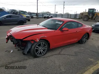 2015 Ford Mustang EcoBoost z VIN 1FA6P8TH8F5378204, wystawiony jako Copart lot #49184795 z przebiegiem 74 790 mil mil oraz Szkody całkowita. Historia ofert i sprzedaży dostępna na DreamBid. Obrazek 1.