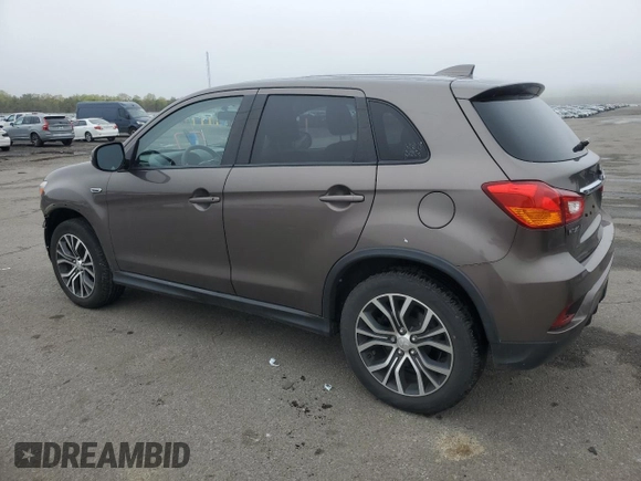 2019 Mitsubishi Outlander ES z VIN JA4AR3AU7KU014836, wystawiony jako Copart lot #55296935 z przebiegiem 14 378 mil mil oraz Szkody całkowita. Historia ofert i sprzedaży dostępna na DreamBid. Obrazek 2.