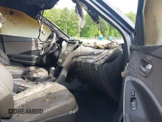 2016 Hyundai Santa Fe z VIN 5XYZU3LB4GG308030, wystawiony jako IAAI lot #42102832 z przebiegiem Nie podano mil oraz . Historia ofert i sprzedaży dostępna na DreamBid. Obrazek 5.