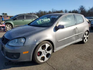2009 Volkswagen GTI z VIN WVWFD71K39W140674, wystawiony jako Copart lot #46856935 z przebiegiem 137 575 mil mil oraz Czysty tytuł • Clean title. Historia ofert i sprzedaży dostępna na DreamBid. Obrazek 1.