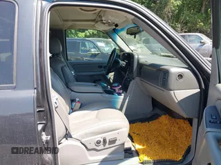 2005 Chevrolet Avalanche Z71 with VIN 3GNEK12Z05G181712, listed as a IAAI auction lot 42600356 with 189,651 mi miles and . Bid and sale history available at DreamBid. Image 5.