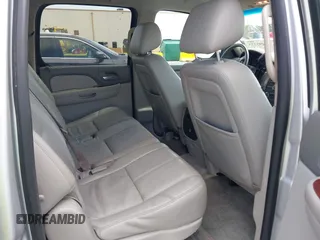 2014 GMC Yukon XL SLT with VIN 1GKS1KE04ER239326, listed as a IAAI auction lot 42095373 with 96,123 mi miles. Bid and sale history available at carsss.com. Image 8.