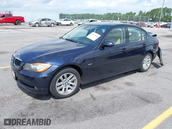 2007 BMW 3 Series 328xi z VIN WBAVC935X7KZ71009, wystawiony jako IAAI lot #42495094 z przebiegiem 106 724 mil mil oraz . Historia ofert i sprzedaży dostępna na DreamBid. Obrazek 2.
