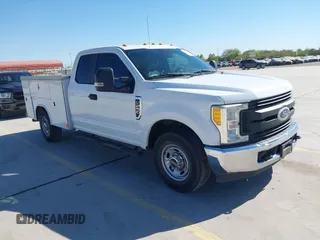 2017 Ford F-250 XL z VIN 1FD7X2A65HED73084, wystawiony jako IAAI lot #41833369 z przebiegiem 136 125 mil mil oraz . Historia ofert i sprzedaży dostępna na DreamBid. Obrazek 1.